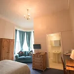 Pinegrove 3*