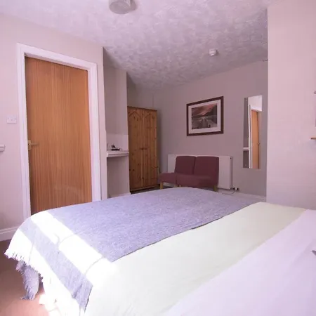 Pinegrove 3* Carlisle (Cumbria)