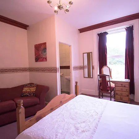 فندق Pinegrove 3*