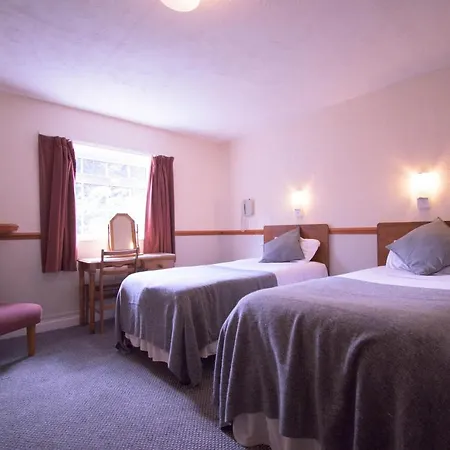 Pinegrove Hotel 3*