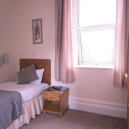 Pinegrove 3*
