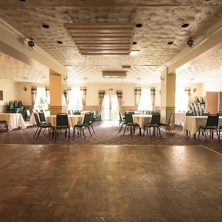 Pinegrove Hotel