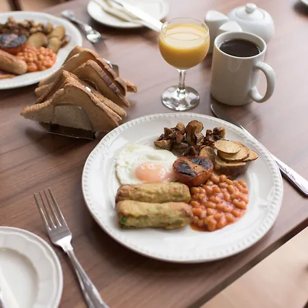 パイングローブ ホテル カーライル