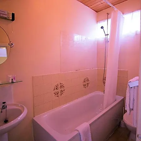 Pinegrove Otel 3*