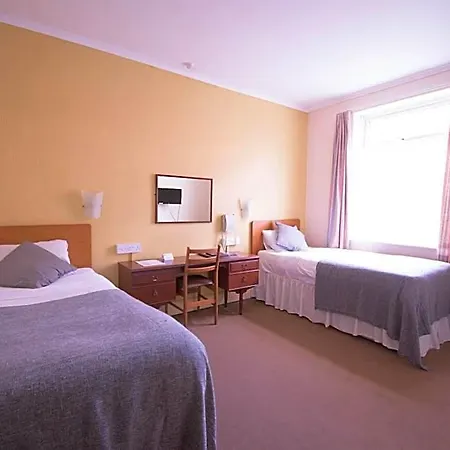 Pinegrove 3*