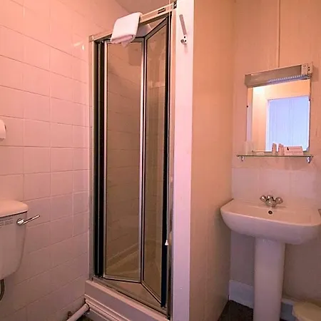Pinegrove 3*