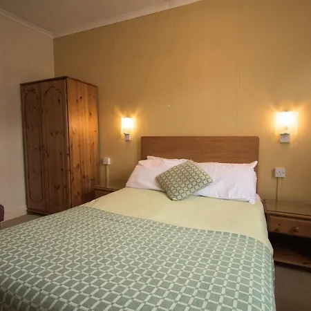 Pinegrove 3*