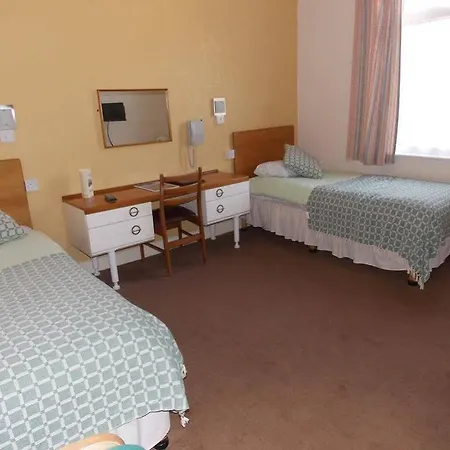 Pinegrove Hotel