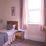 Pinegrove 3*