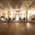 Pinegrove Szálloda