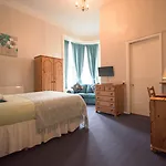 Pinegrove 3*